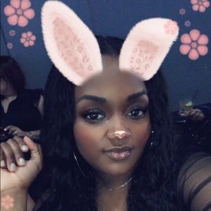 Meet your Posher, Hanifah